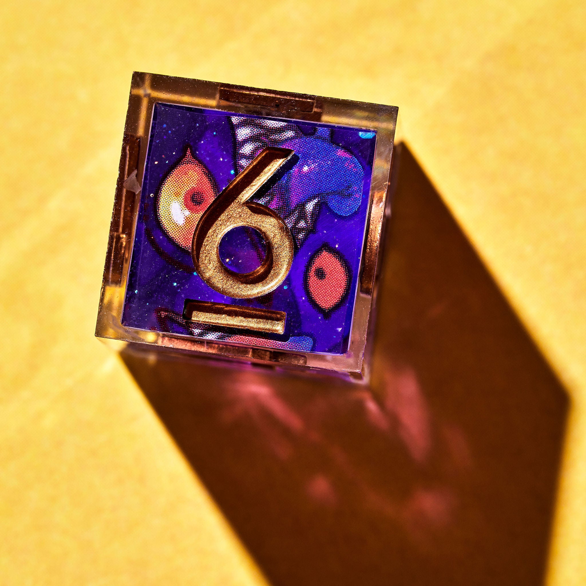 Composed picture of a purple D6