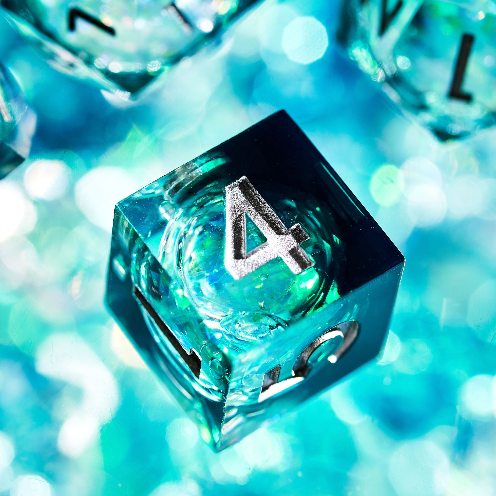 Frozen Heart Liquid Core 7-Piece Dice Set