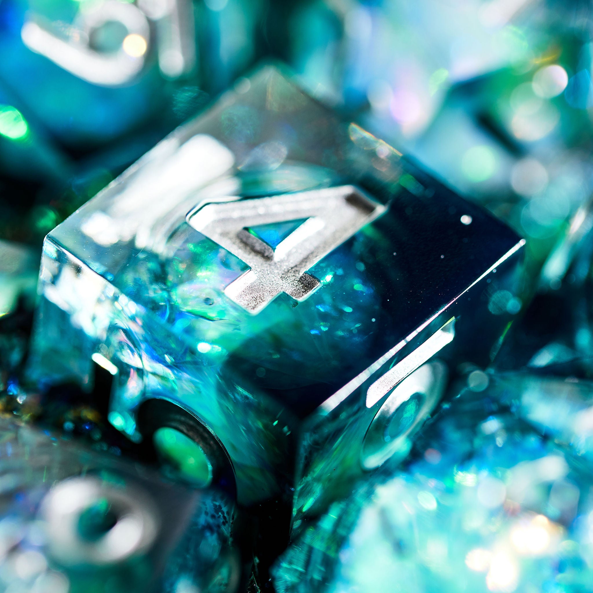 Frozen Heart Liquid Core 7-Piece Dice Set