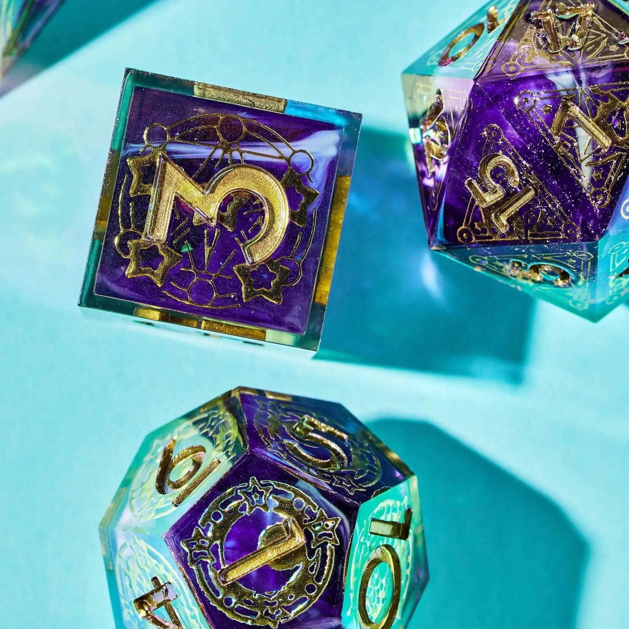 Summoner's Circle 7-Piece Iridescent Iconic Dice Set